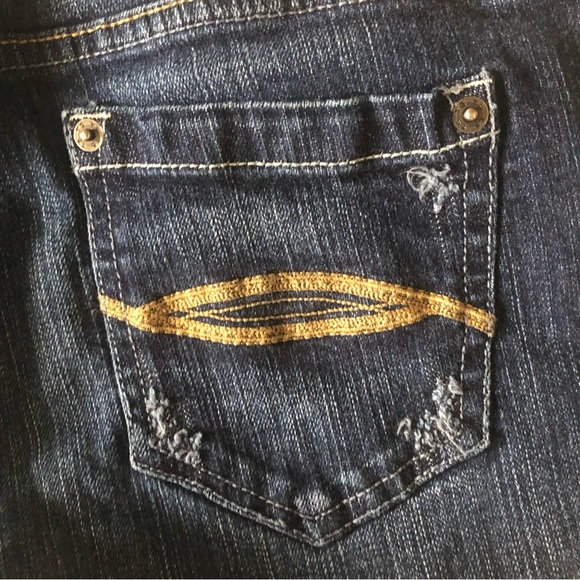 T Five Denim Low Rise Stretch Cuffed Distressed Jean Shorts - Picture 9 of 14